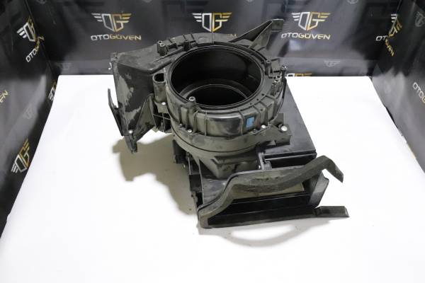 FORD CUSTOM 300 L 125 PS ÇIKMA PARÇA TRANSİT V363 KLİMA KUTUSU